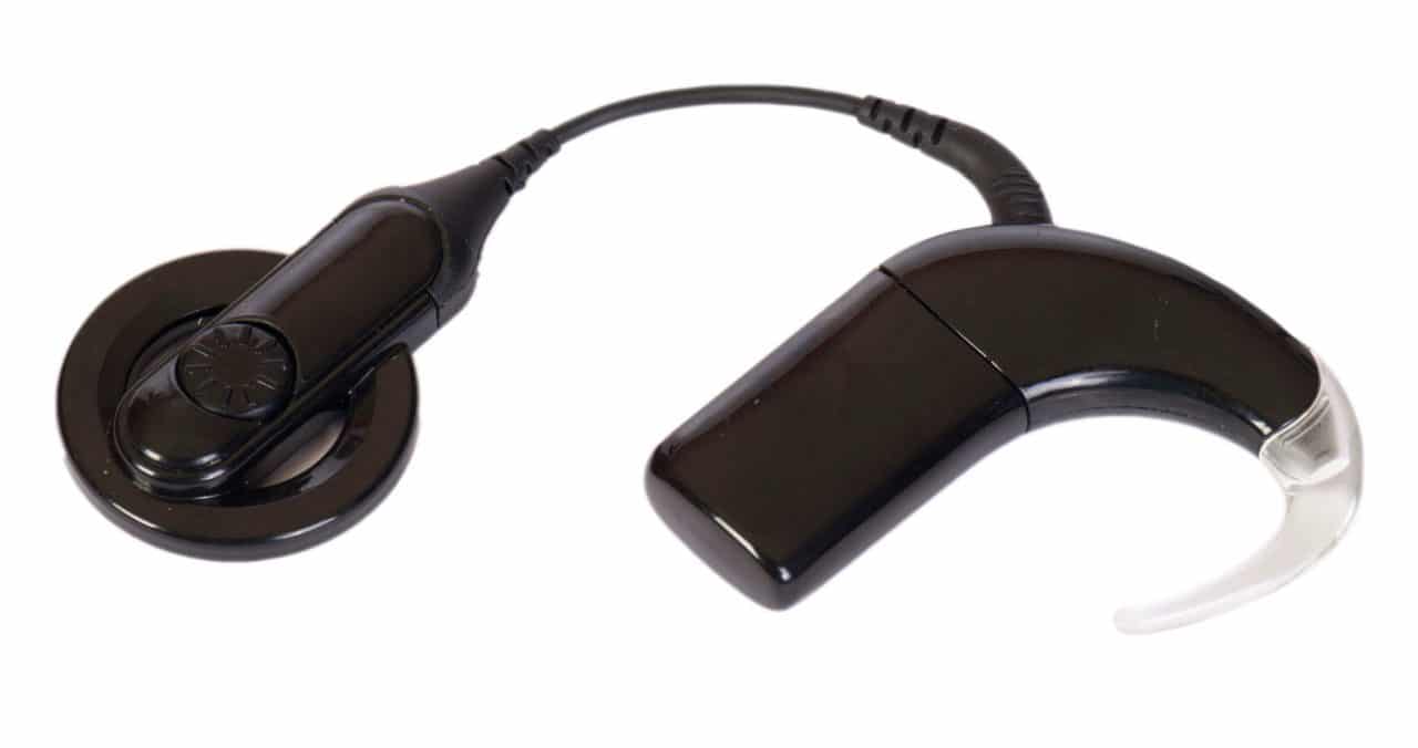 Cochlear implant device
